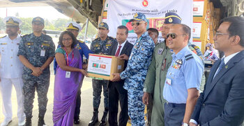 বাংলাদেশ সরকারের জরুরি মানবিক সহায়তা শ্রীলঙ্কায় পৌঁছেছে