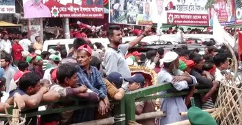 নয়াপল্টনে চলছে শ্রমিক সমাবেশ