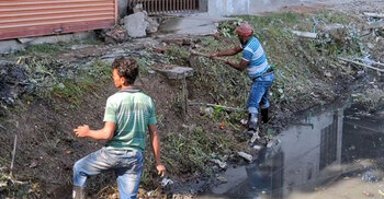 পিরোজপুরে খাল খনন ও অবৈধ স্থাপনা উচ্ছেদ অভিযান