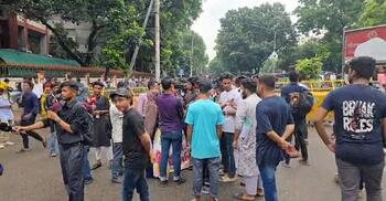 পুলিশের বাধার মুখে এসএসসিতে অকৃতকার্যদের ‘মার্চ টু সচিবালয়’