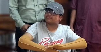 ৯৯ দিন পর হাসপাতাল থেকে ছাড়পত্র পেল দগ্ধ শিক্ষার্থী নাভিদ