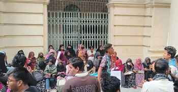 JnU students stage sit-in, confine VC demanding special stipend