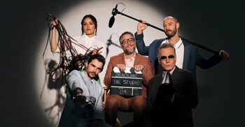 একাই ১৩ পুরস্কার জয়