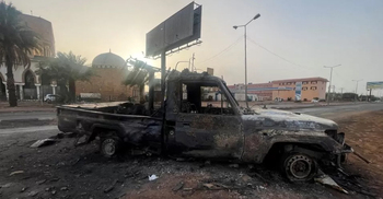 Sudan crisis: Air strikes and fighting in Khartoum as truce collapses