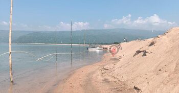 সুনামগঞ্জে অভিযানকালে ম্যাজিস্ট্রেট-পুলিশের ওপর হামলা