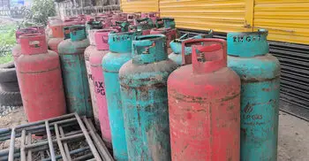 সুনামগঞ্জে এলপিজি গ্যাস সংকটের অযুহাতে বাড়তি দামে বিক্রি