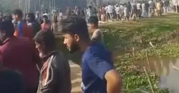 অটোরিকশার ভাড়া নির্ধারণকে কেন্দ্র করে দুই গ্রামবাসীর সংঘর্ষ