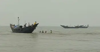 সুন্দরবনের বনদস্যুদের মুক্তিপণ দিয়ে ঘরে ফিরলেন ১৪ জেলে