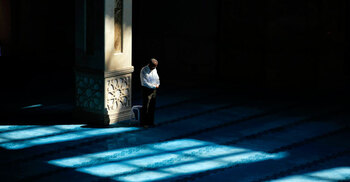 সফরে ফজরের সুন্নত পড়তে হবে কি?