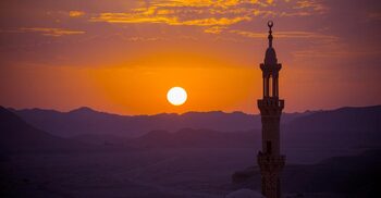 ওয়াক্ত শুরু হওয়ার আগে আজান দিলে করণীয় কী?