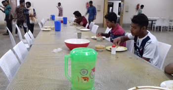 রোজায় হলের ডাইনিং-ক্যান্টিনে বেড়েছে খাবারের দাম