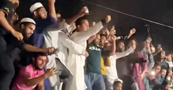 শাহজালালের মাজারে স্লোগান দিয়ে বিতর্কের মুখে নাহিদ-সারজিসরা