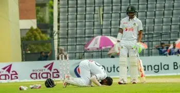 ৭৭ রানের জুটি গড়েও আক্ষেপ তাইজুলের