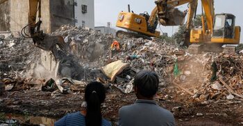 Taiwan earthquake injuries top 1000, hotel workers still missing