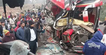 ঘন কুয়াশায় টাঙ্গাইলে দুই বাসের মুখোমুখি সংঘর্ষ, আহত ২২