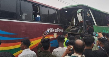 টাঙ্গাইলে দুই বাসের সংঘর্ষে চালকসহ আহত ২৫