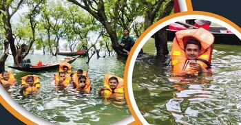 টাঙ্গুয়ার হাওরের জলে ভেসে ভেসে