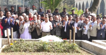 শহীদ ওসমান হাদির কবর জিয়ারত করলেন তারেক রহমান