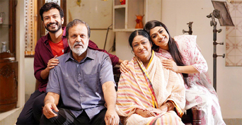 মধ্যবিত্তের জীবনের গল্পে ‘বুকপকেটে জীবন’