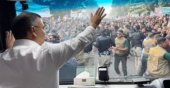 জাতীয় স্মৃতিসৌধের পথে তারেক রহমান