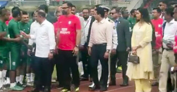 হঠাৎ ঢাকা স্টেডিয়ামে প্রধানমন্ত্রী তারেক রহমান
