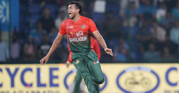 ক্যাচ ফেললেন, উইকেটও নিলেন তাসকিন