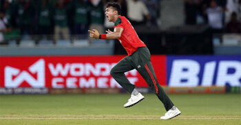 Bangladesh rock Pakistan early in do-or-die clash