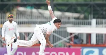 শেষ সেশনে তাসকিন-তাইজুলদের তোপ, জয়ের সুবাস পাচ্ছে বাংলাদেশ