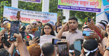 শিক্ষকদের আন্দোলন চালিয়ে যেতে বললেন হাসনাত ও জারা