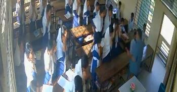 প্রধান শিক্ষকের ডাস্টারের আঘাতে রক্তাক্ত ছাত্রী