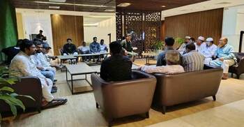 অর্থ মন্ত্রণালয়ের কর্মকর্তাদের সঙ্গে বৈঠক করতে সচিবালয়ে শিক্ষকরা