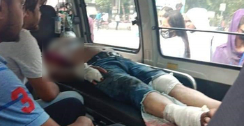 মানিকগঞ্জে স্কুলশিক্ষককে কুপিয়ে জখম