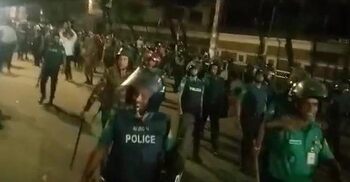 Workers block Tejgaon road over insult to Prophet (SM)