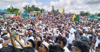 ঝুপড়ি ঘর ছেড়ে নিজ দেশে ফিরতে রোহিঙ্গাদের সমাবেশ