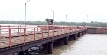 বন্ধ টেকনাফ স্থলবন্দর সচলে নতুন সরকারের পানে চেয়ে ব্যবসায়ীরা