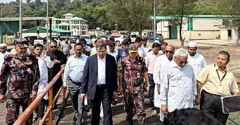 বন্ধ টেকনাফ স্থলবন্দর ঘুরে দেখলেন স্বরাষ্ট্রমন্ত্রী