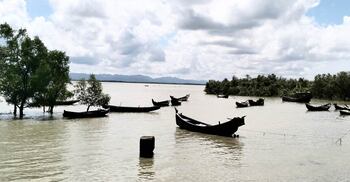 ওপারে তিনদিন ধরে গোলাগুলি-বিস্ফোরণ, এপারে আতঙ্ক