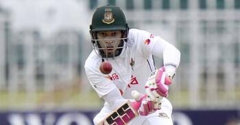 পন্টিংয়ের কীর্তিতে ভাগ বসানো হলো না মুশফিকের