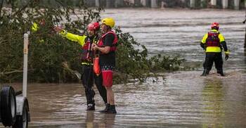 24 killed in Texas floods, 23 girl campers missing