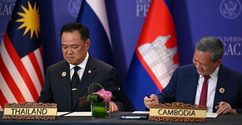 কম্বোডিয়ার সঙ্গে ‘শান্তিচুক্তি’ স্থগিত করছে থাইল্যান্ড