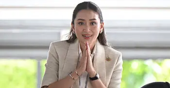 Thai lawmakers elect Shinawatra heiress as PM