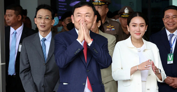 Divisive ex-PM Thaksin returns to Thailand after 15 years