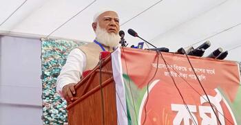 স্বৈরশাসকরা একবার পালিয়ে গেলে আর ফিরে আসে না