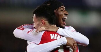 মাদুয়েকের জোড়া গোলে আর্সেনালের ছয়ে ছয়