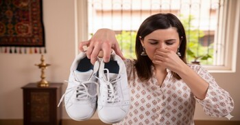 শীতে পায়ের দুর্গন্ধ কমানোর সহজ উপায়   