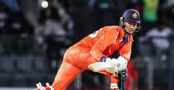 টি-টোয়েন্টিতে ডাবল সেঞ্চুরি, হাঁকালেন ২৩ ছক্কা!
