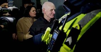 মার্কিন নিষেধাজ্ঞা ‘প্রত্যাহার’ শর্তে বেলারুশে নোবেলজয়ী-বিরোধীদের মুক্তি