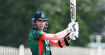 ঝড় তুললেও ফিফটি মিস আববারের, বাংলাদেশের উড়ন্ত সূচনা