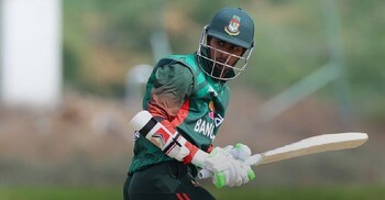 বৃষ্টিবিঘ্নিত সেমিফাইনালে ব্যাটিং ব্যর্থতায় বাংলাদেশের বোর্ডে মাত্র ১২১