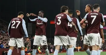 রজার্সের জোড়া গোলে ম্যানইউকে হারালো অ্যাস্টন ভিলা